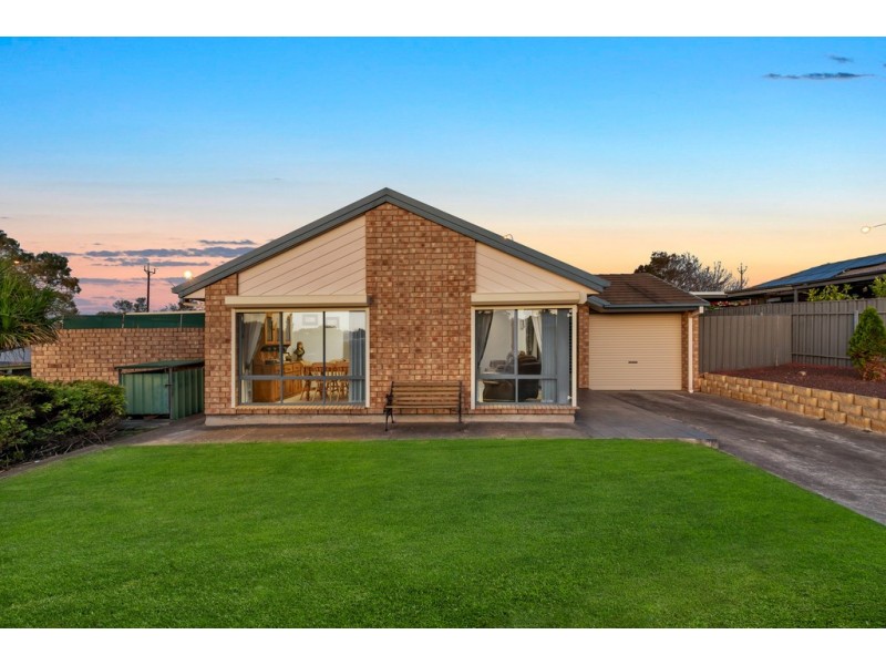 8 Fishcombe Court, Moana SA 5169