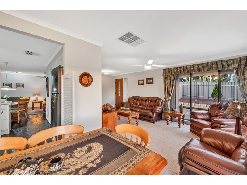 8 Fishcombe Court, Moana SA 5169