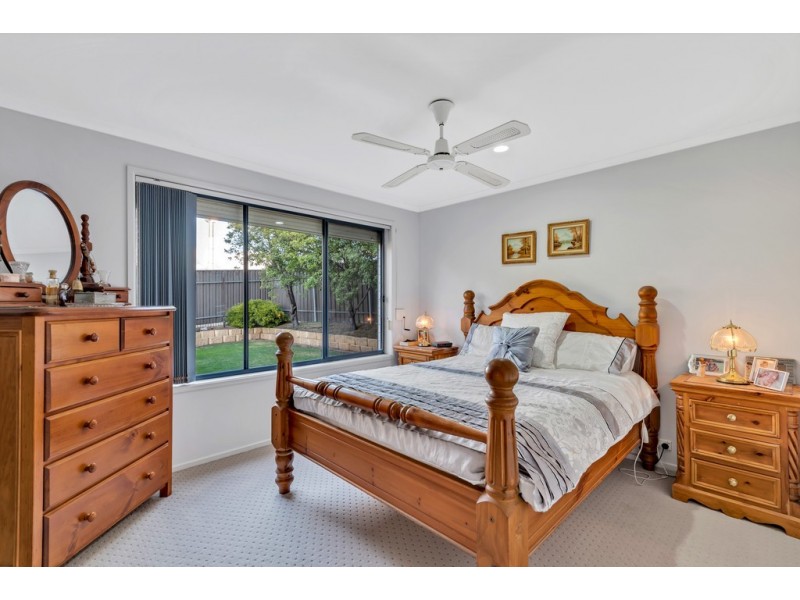 8 Fishcombe Court, Moana SA 5169