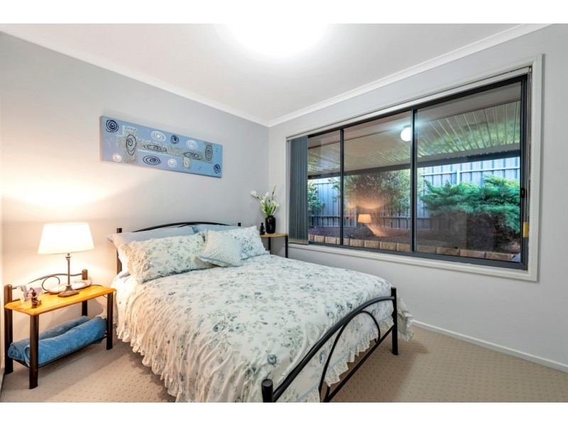 8 Fishcombe Court, Moana SA 5169