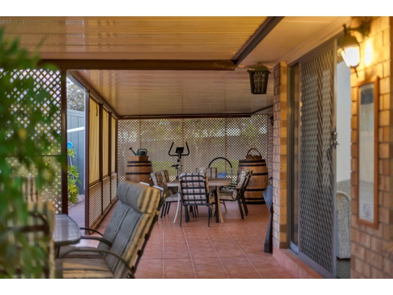8 Fishcombe Court, Moana SA 5169
