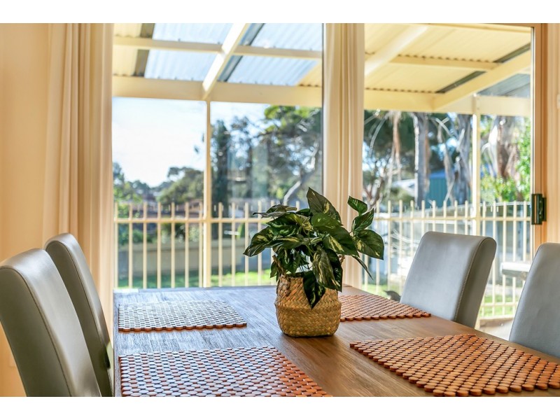 27 Ashton Rise, Huntfield Heights SA 5163