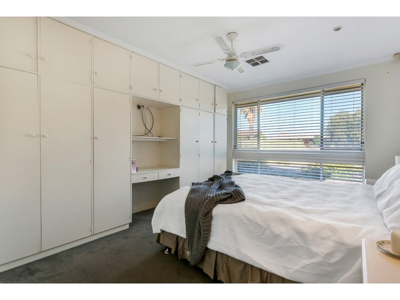 27 Ashton Rise, Huntfield Heights SA 5163