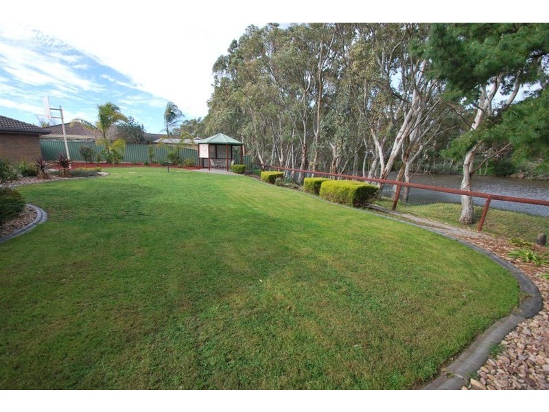 4 Lakeview Close, Woodcroft SA 5162