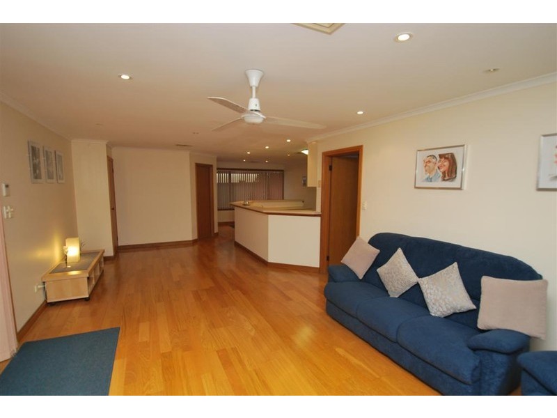 4 Lakeview Close, Woodcroft SA 5162