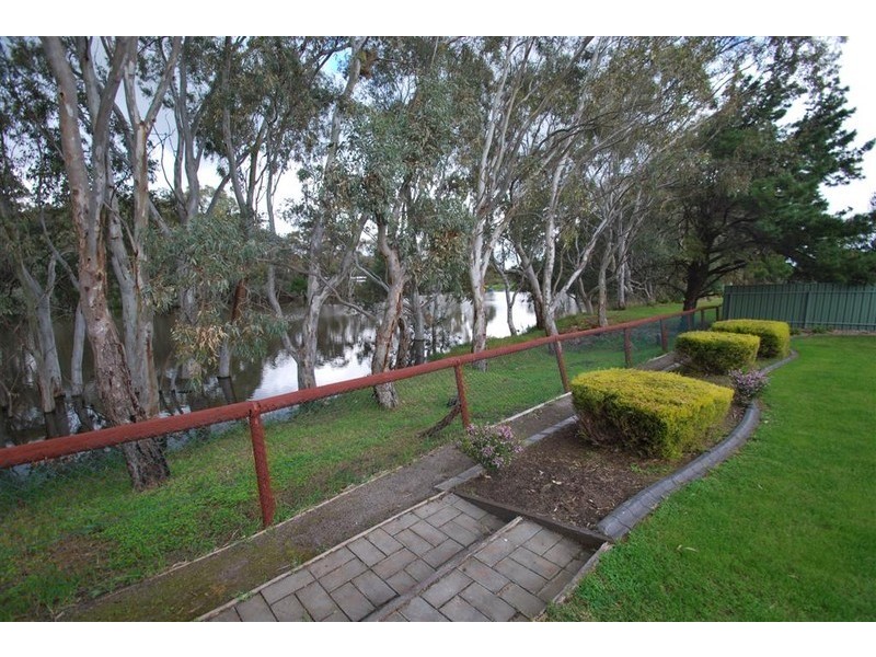 4 Lakeview Close, Woodcroft SA 5162