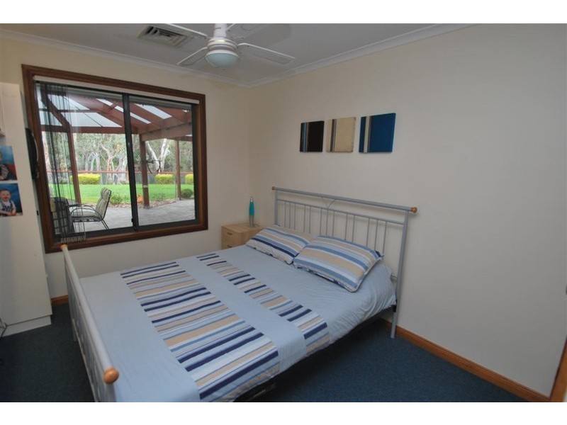 4 Lakeview Close, Woodcroft SA 5162