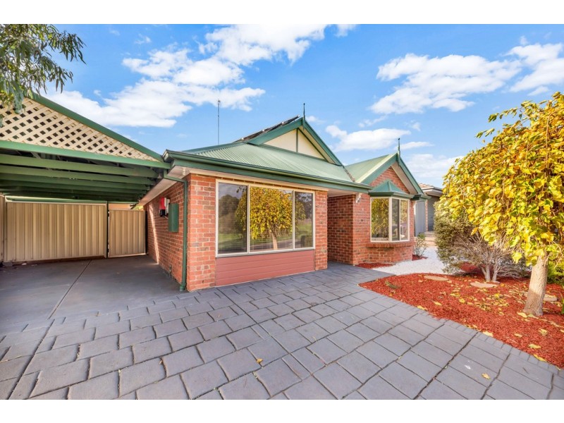 4 Esther Drive, Woodcroft SA 5162