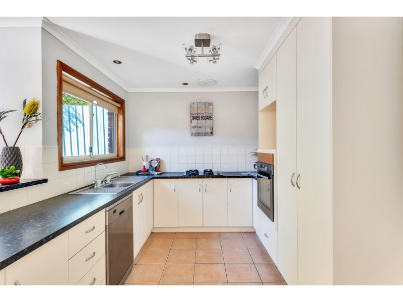 4 Esther Drive, Woodcroft SA 5162