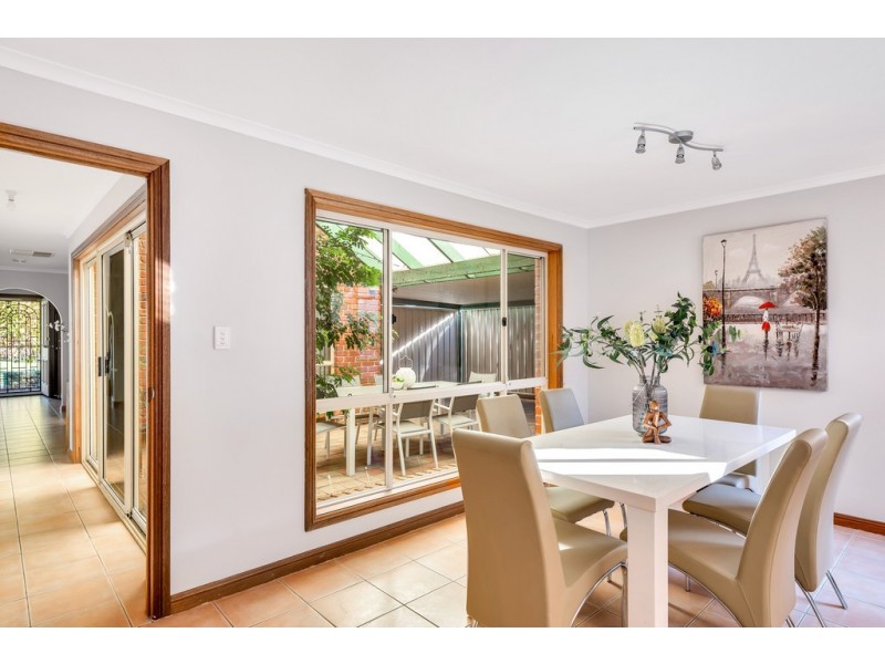 4 Esther Drive, Woodcroft SA 5162