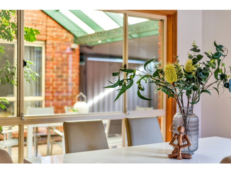 4 Esther Drive, Woodcroft SA 5162