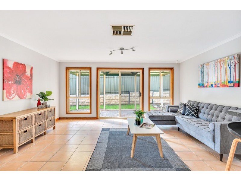 4 Esther Drive, Woodcroft SA 5162