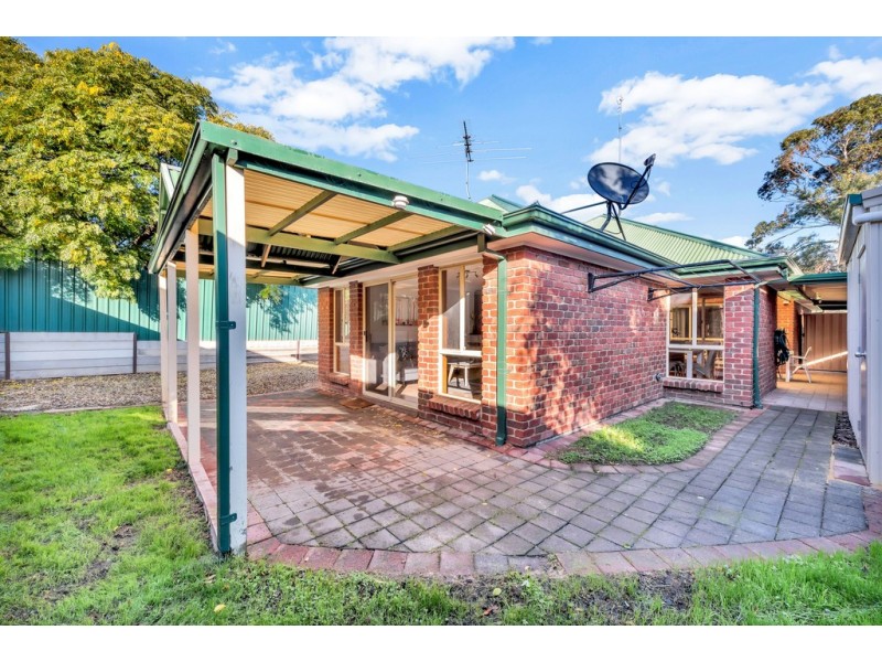 4 Esther Drive, Woodcroft SA 5162