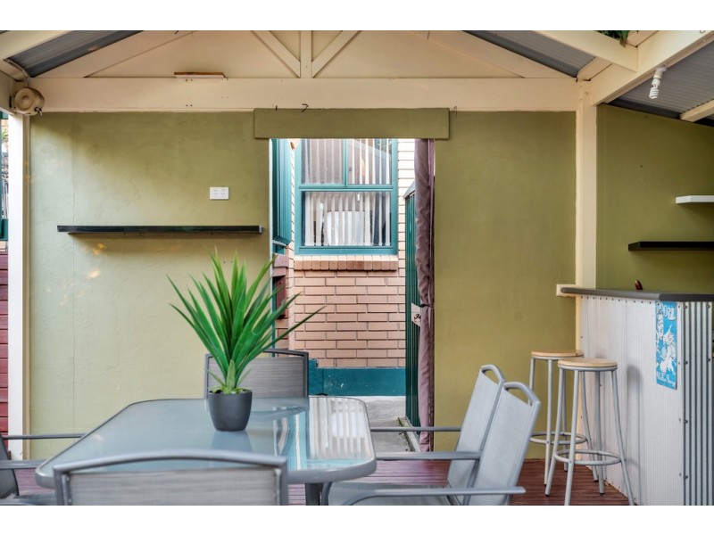 16 Manoora Drive, Hallett Cove SA 5158