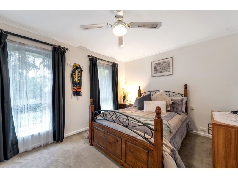 94 Black Road, Flagstaff Hill SA 5159