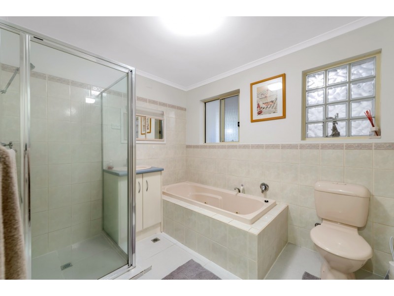 94 Black Road, Flagstaff Hill SA 5159