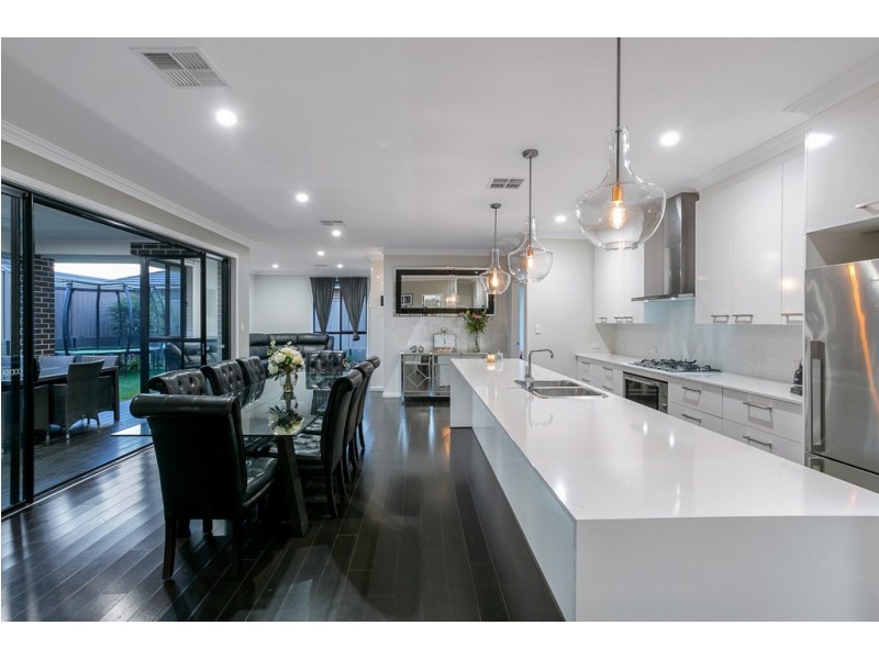 14 Bondi Drive, Seaford Rise SA 5169