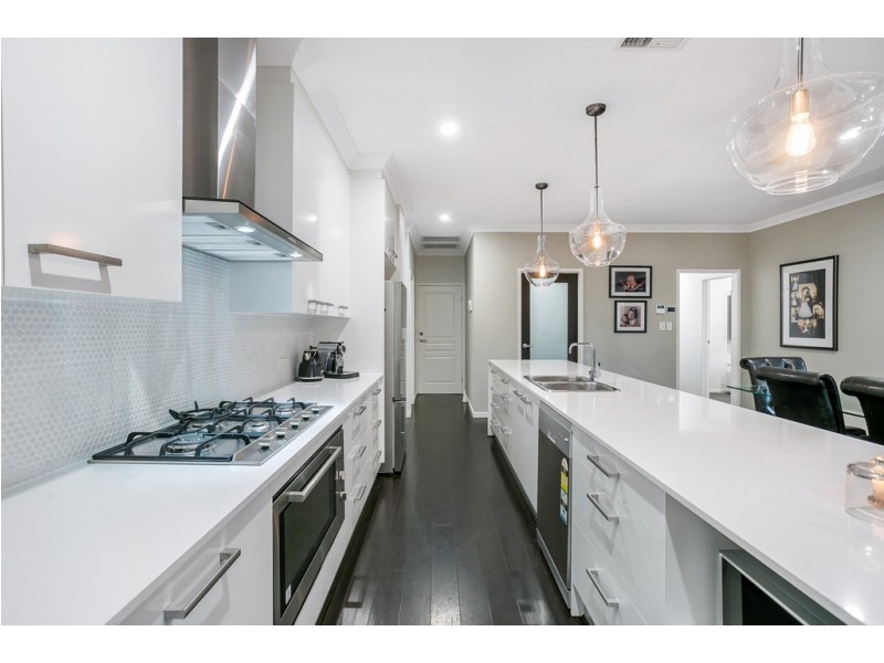 14 Bondi Drive, Seaford Rise SA 5169