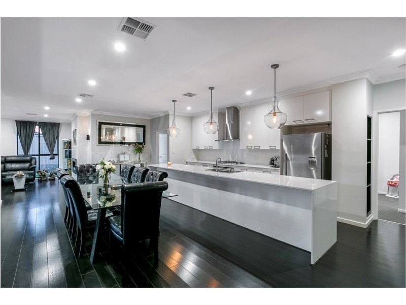 14 Bondi Drive, Seaford Rise SA 5169