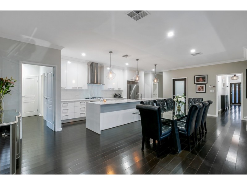 14 Bondi Drive, Seaford Rise SA 5169
