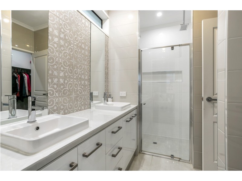 14 Bondi Drive, Seaford Rise SA 5169