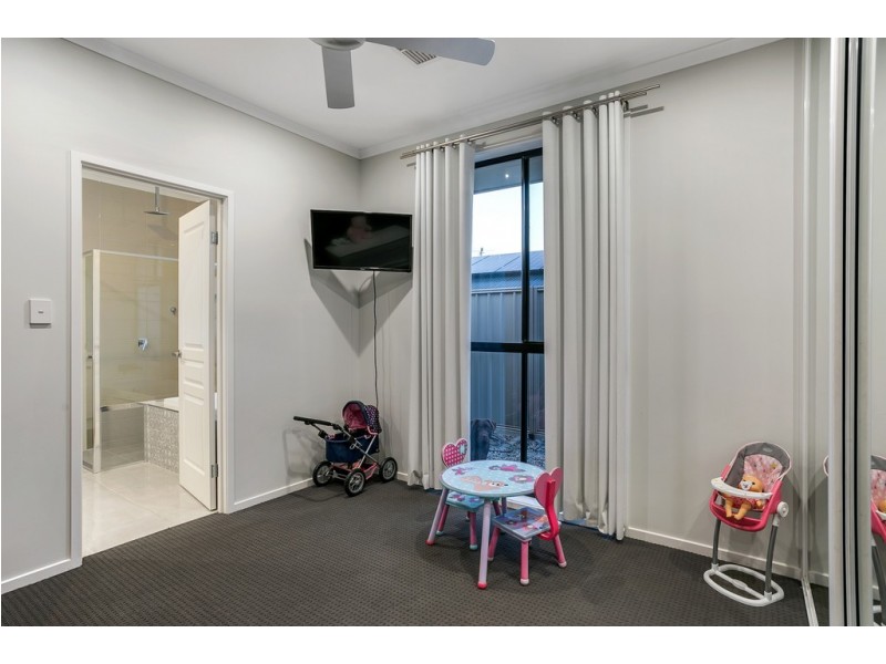 14 Bondi Drive, Seaford Rise SA 5169