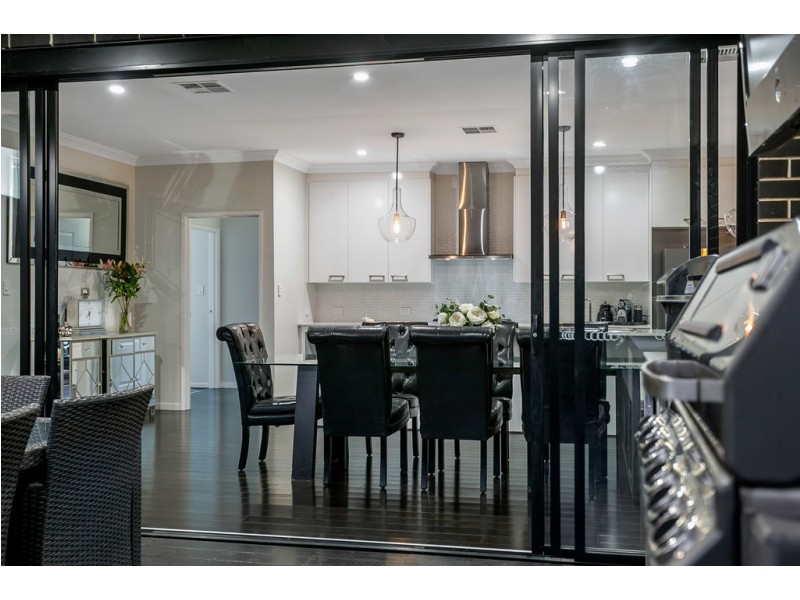 14 Bondi Drive, Seaford Rise SA 5169