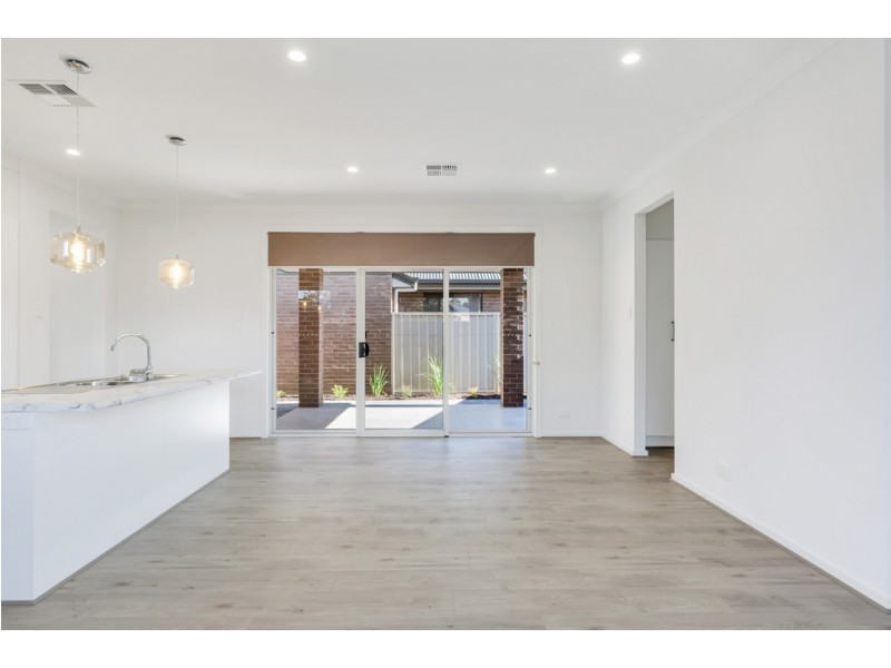 15a Trott Grove, Oaklands Park SA 5046