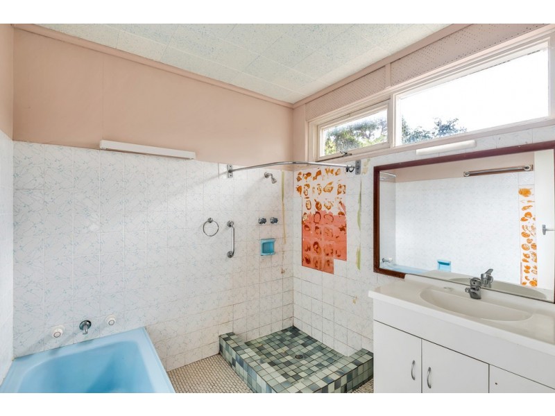 62 Hillcrest Drive, Eden Hills SA 5050