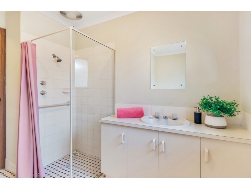 6 Oak Street, Seaford SA 5169