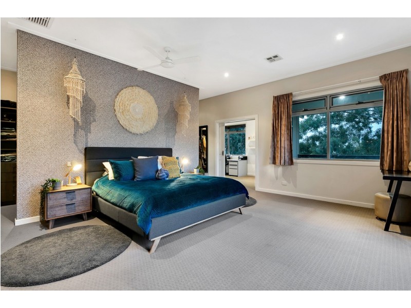 16 Scenic Court, Chandlers Hill SA 5159