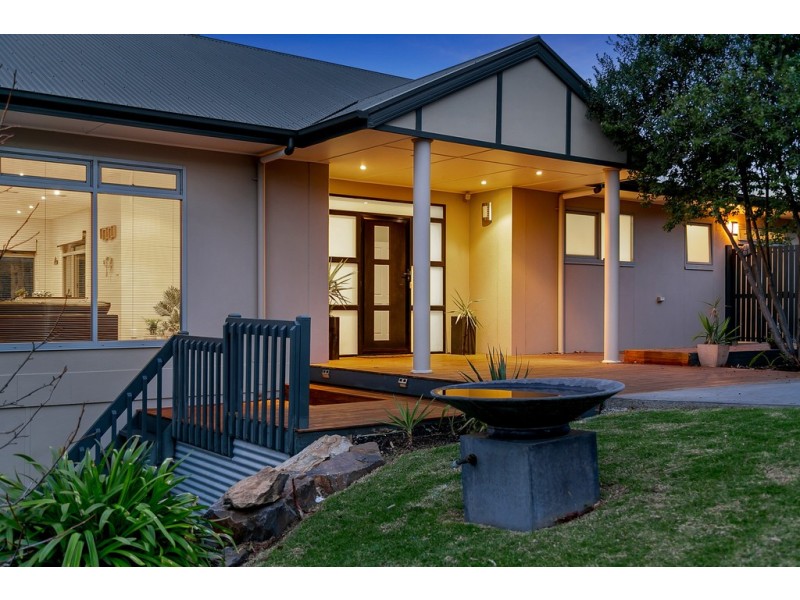 16 Scenic Court, Chandlers Hill SA 5159