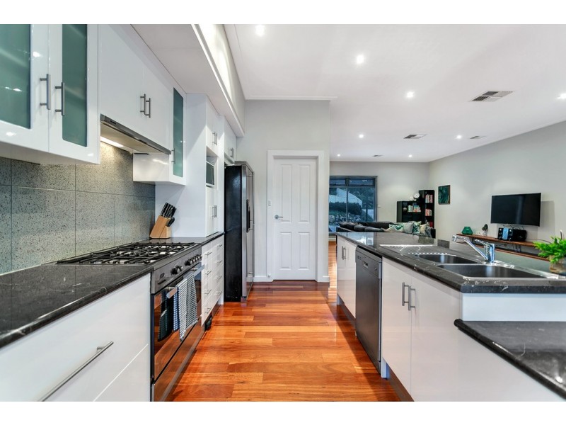 16 Scenic Court, Chandlers Hill SA 5159
