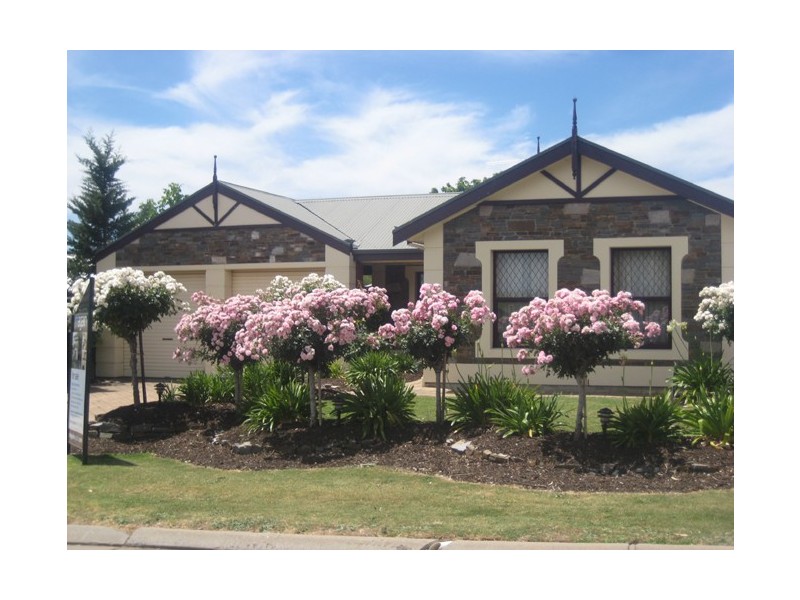 4 Mildara Close, Woodcroft SA 5162