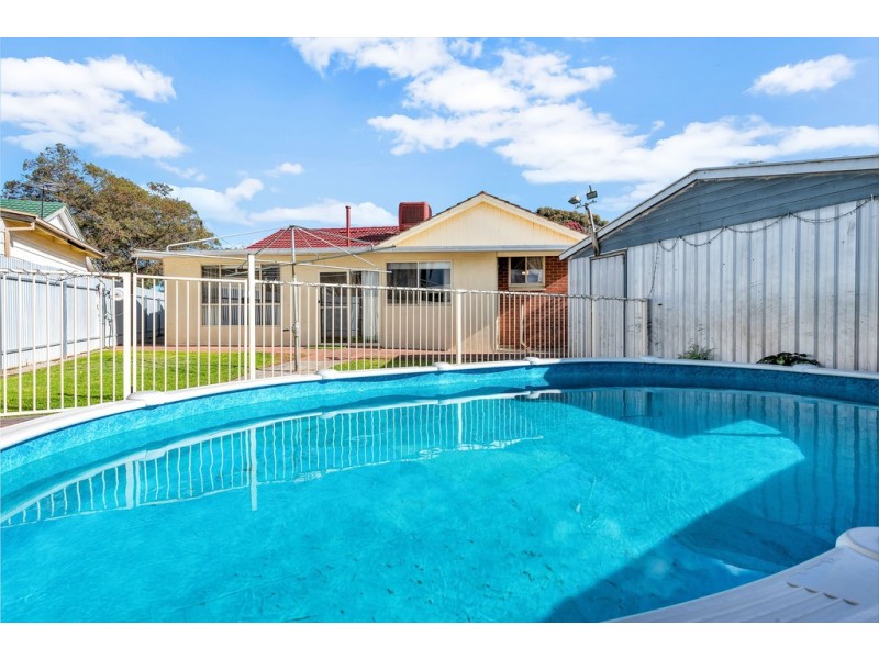 6 Alexander Crescent, Christie Downs SA 5164