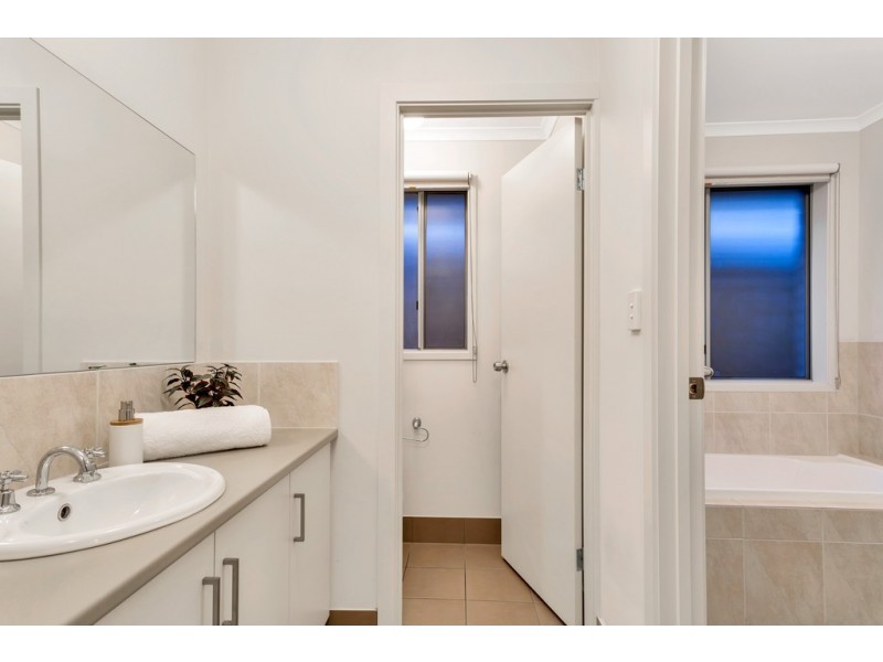 2 Silver Lane, Seaford Meadows SA 5169