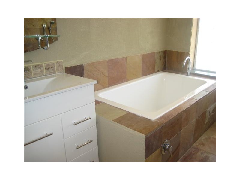 21 Glenloth Dr, Happy Valley SA 5159