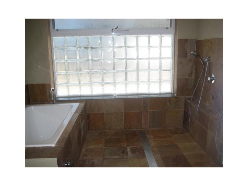 21 Glenloth Dr, Happy Valley SA 5159