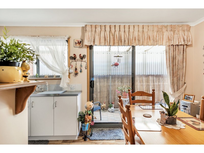 18 Smugglers Drive, Seaford Rise SA 5169