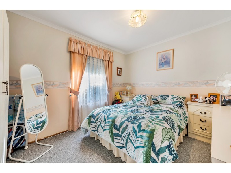 18 Smugglers Drive, Seaford Rise SA 5169
