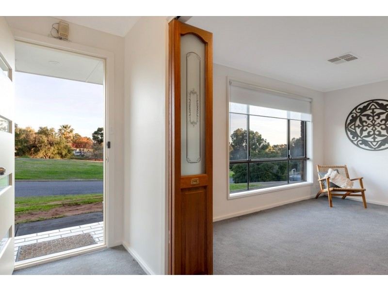 29 Magnolia Avenue, Happy Valley SA 5159