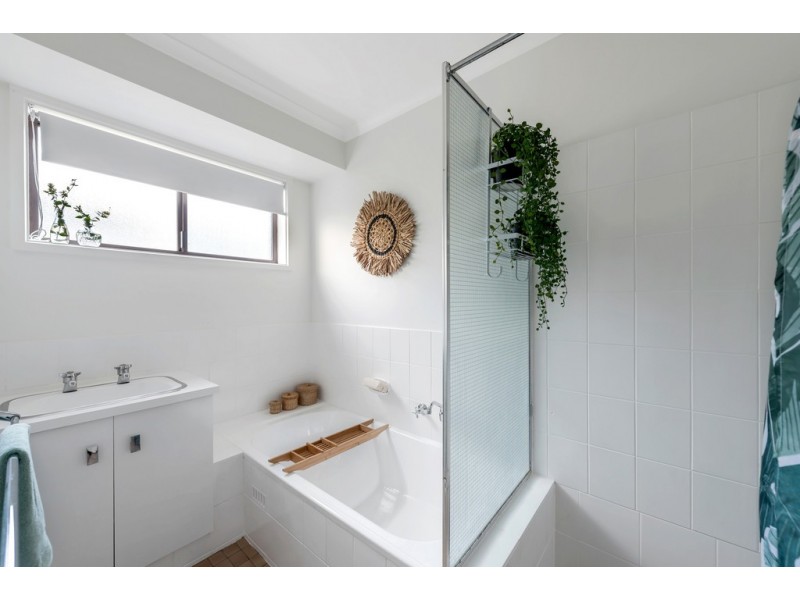 29 Magnolia Avenue, Happy Valley SA 5159