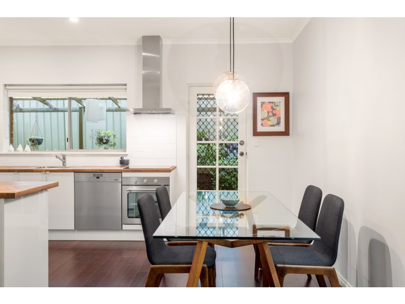 8/11 Thomas Drive, Happy Valley SA 5159