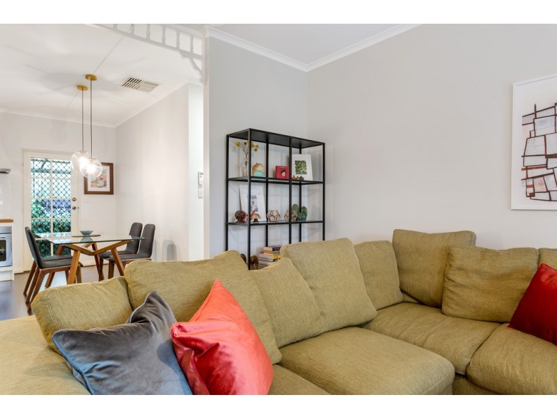 8/11 Thomas Drive, Happy Valley SA 5159