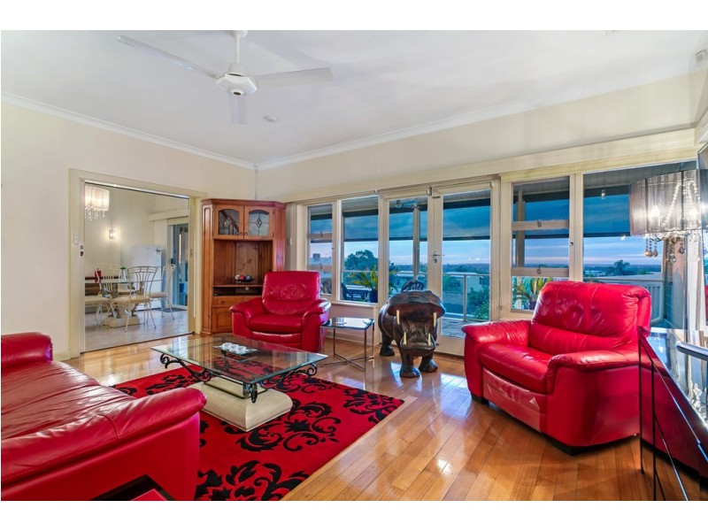 10 Grand View Drive, Seacombe Heights SA 5047