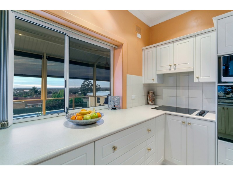 10 Grand View Drive, Seacombe Heights SA 5047