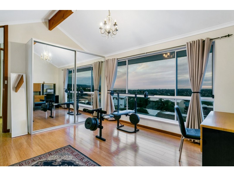 10 Grand View Drive, Seacombe Heights SA 5047