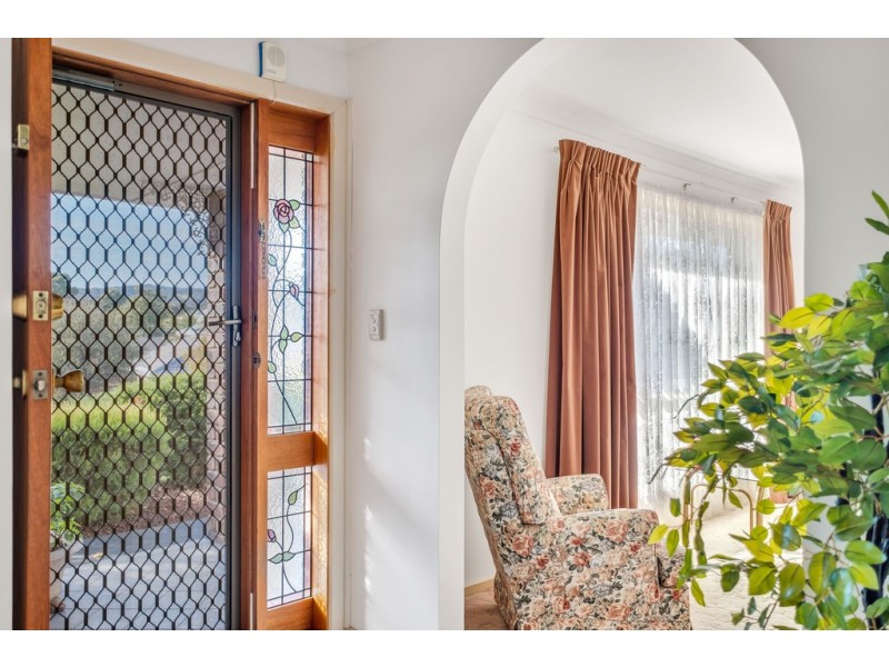 5 Anita Court, Woodcroft SA 5162