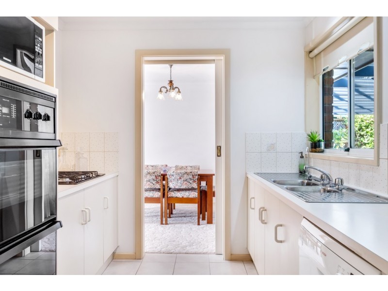 5 Anita Court, Woodcroft SA 5162