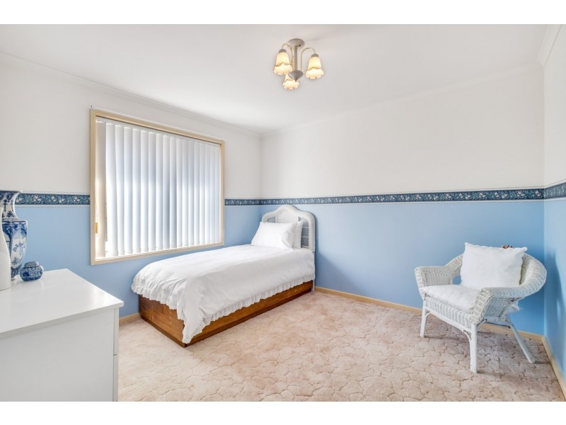 5 Anita Court, Woodcroft SA 5162